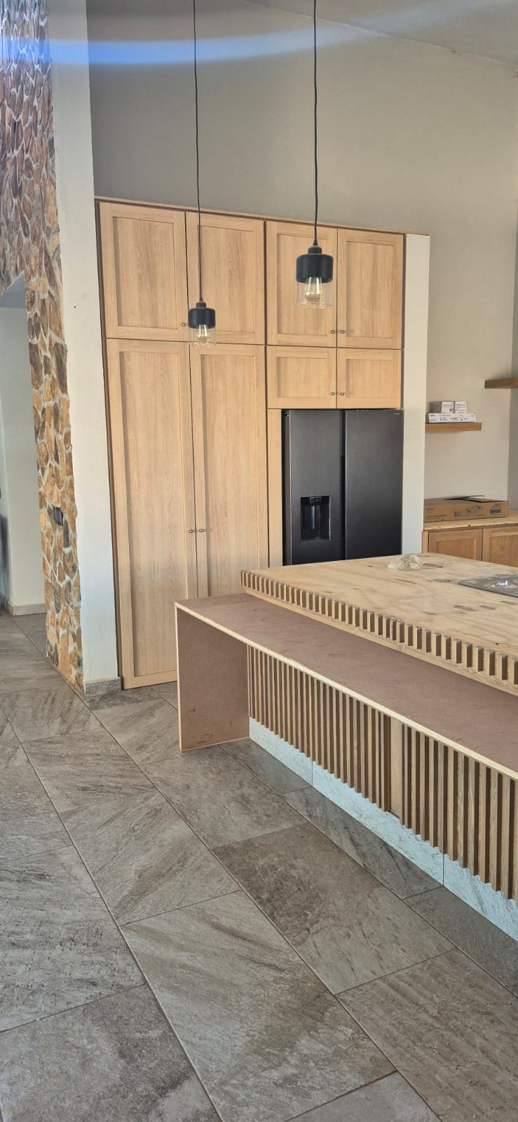 Mueble de exhibición para joyería realizado a medida por CarpyMobi